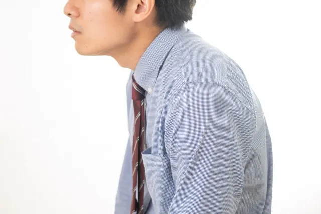 【姿勢改善】肩甲骨を動かすメリットと加圧トレーニングで猫背をリセット　BEZEL大阪茨木店